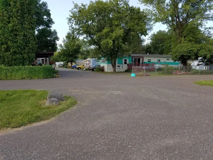 St. Croix Meadows Mobile Home Community Picture 7