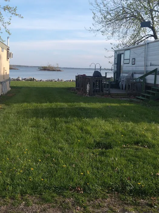 Mikes Bay Front Camping Picture 10