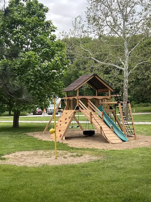 River Oaks RV Park Picture 10