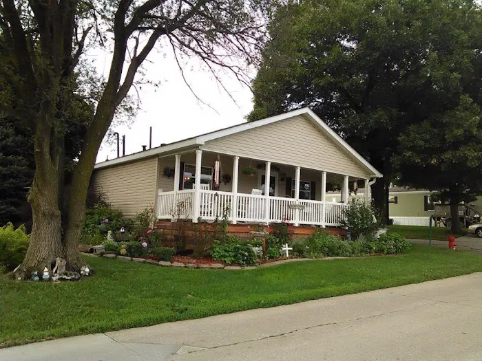 Wheel Estates Mobile Home Park and Self Storage Picture 4
