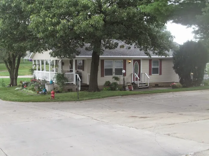 Wheel Estates Mobile Home Park and Self Storage Picture 8