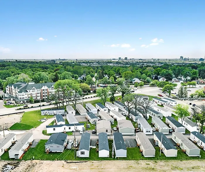 Urban Grove Picture 1