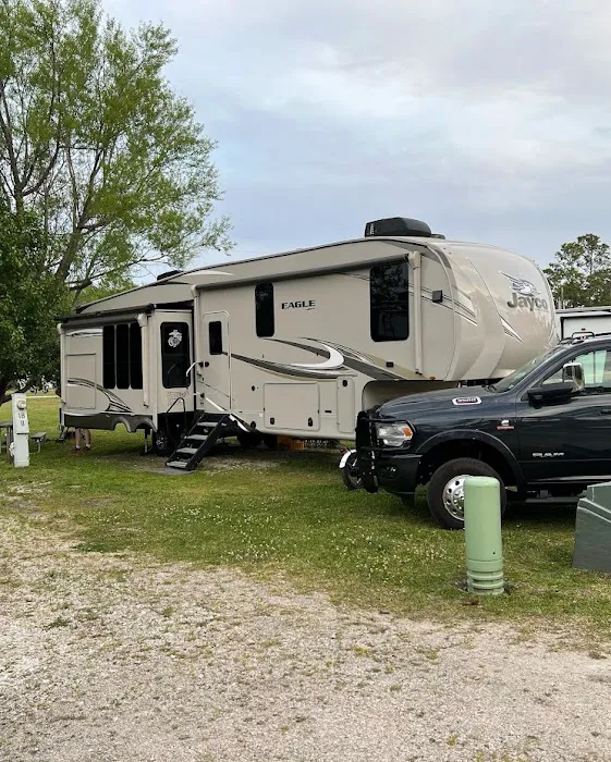Whispering Pines RV Park & Campground Picture 2