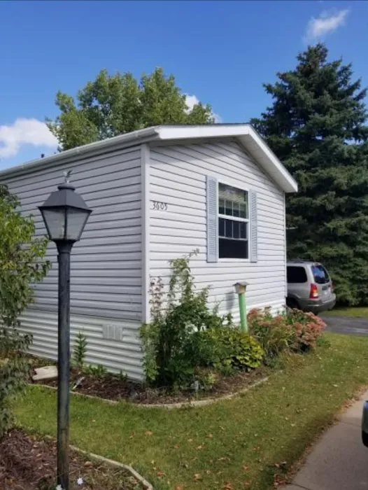 Restwood Terrace Mobile Home Picture 10