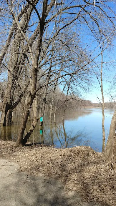 Wills Riverview Campground Picture 3