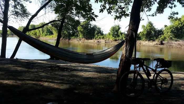 Wills Riverview Campground Picture 10