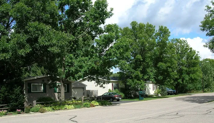 Valley Green Mobile Homes Park Picture 4