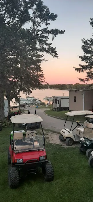 Hillcrest Park & Marina Picture 1
