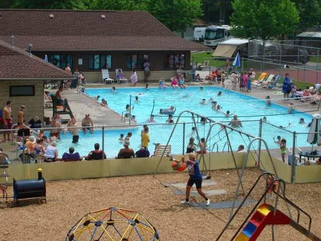 Cross Creek Camping Resort Picture 2