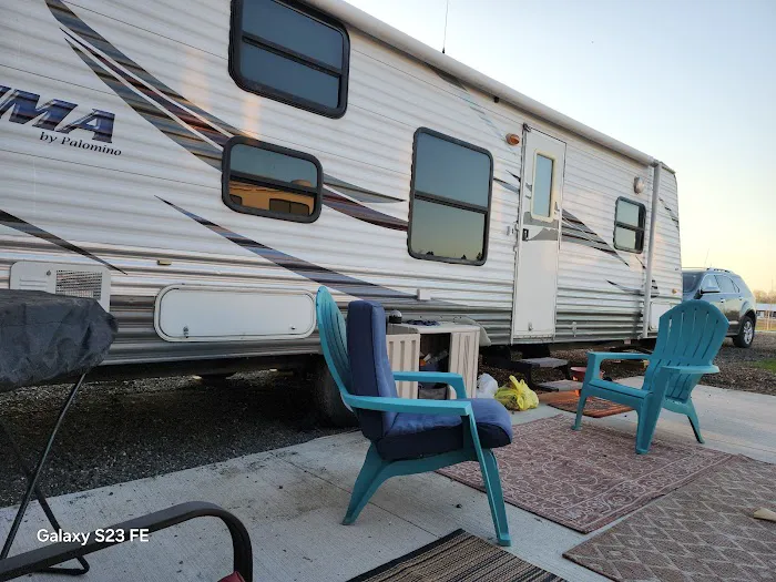 Latitudes RV Resort Picture 5