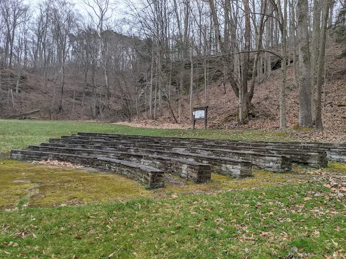 Lake Vesuvius Picnic Areas - Furnace Shelter Picture 9