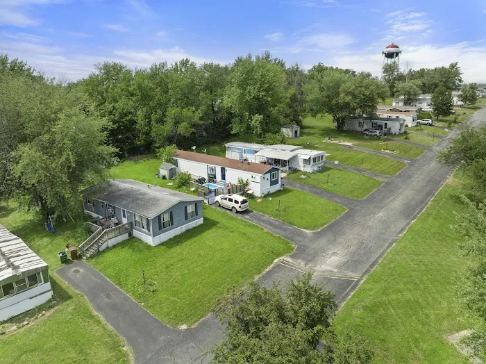 Holiday Terrace Mobile Home Community Picture 2