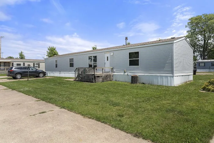 Earlham Mobile Home Community Picture 8