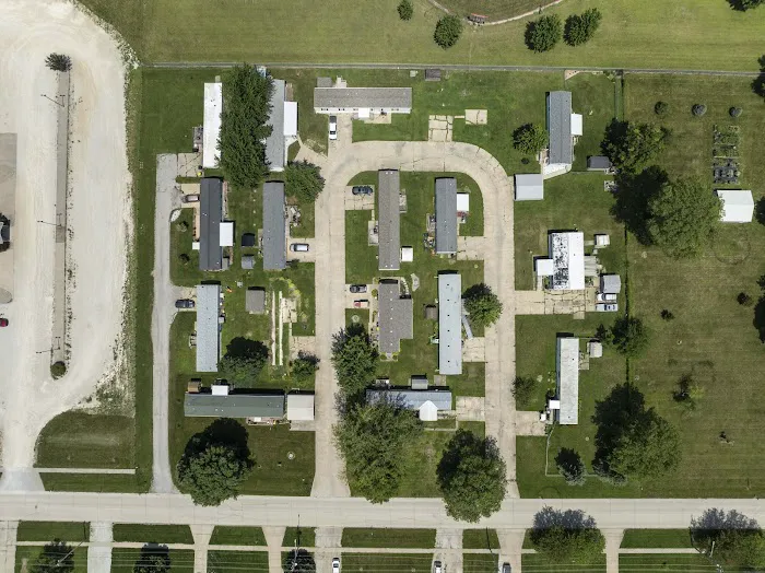 Earlham Mobile Home Community Picture 7