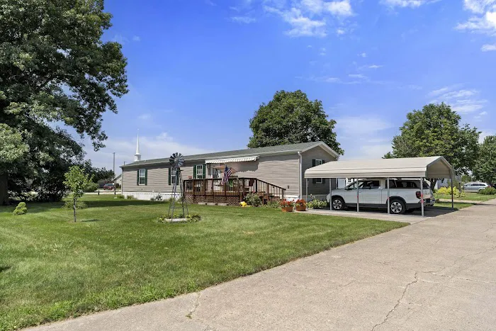 Earlham Mobile Home Community Picture 9
