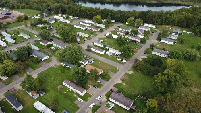 Pine Terrace Mobile Home Community Picture 1