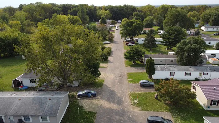 Pine Terrace Mobile Home Community Picture 2
