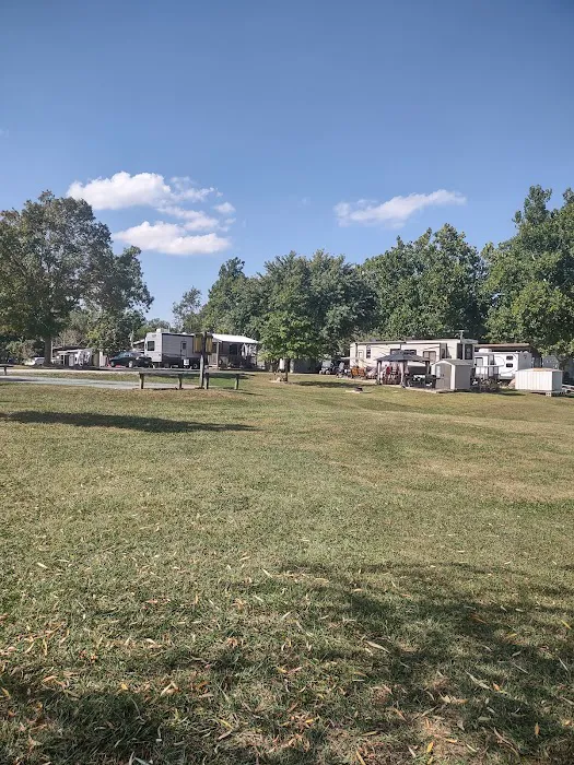 Leafy Oaks Campground Inc Picture 1