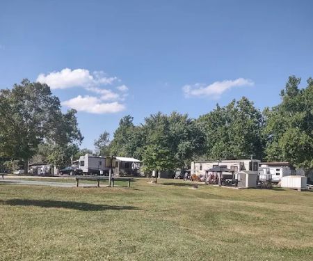 Leafy Oaks Campground Inc