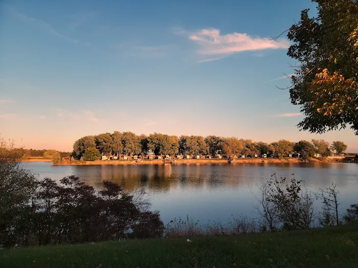 Smokey's Mini Lake Campground Picture 9