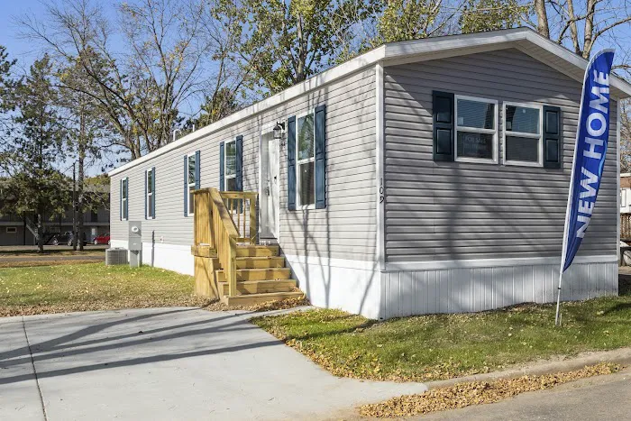 Lakeshore Terrace Manufactured Home Community Picture 9