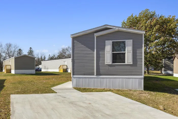 Lakeshore Terrace Manufactured Home Community Picture 10