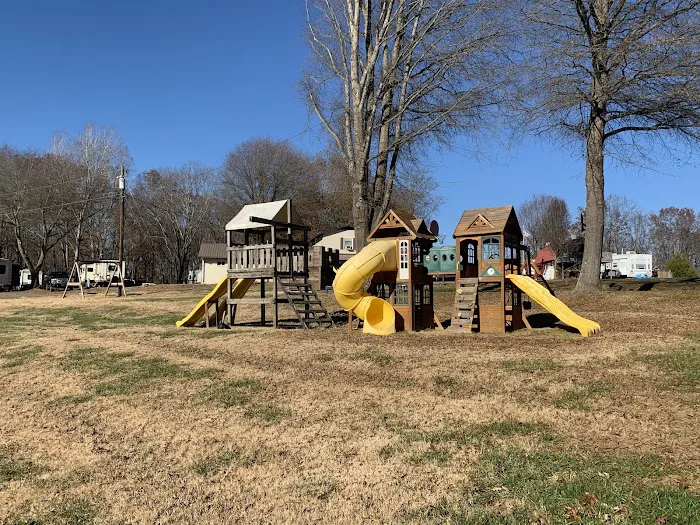 Holly Ridge Family Camp Ground Picture 7