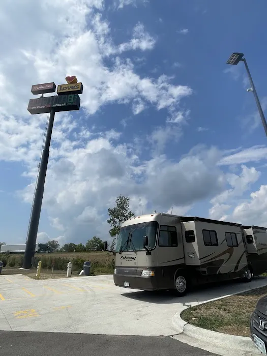 Love's RV Hookup Picture 4