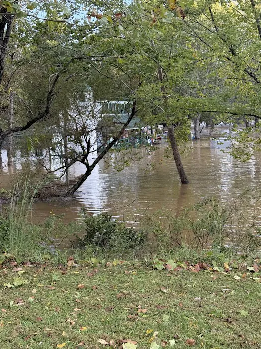 River Country Campground & RV Park Picture 4