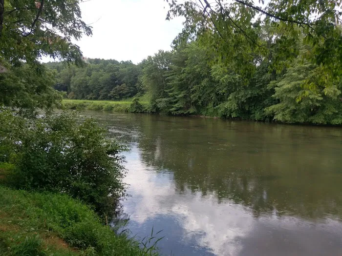 River Country Campground & RV Park Picture 6