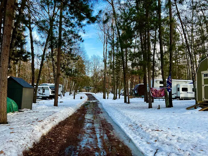Rager's Acres Seasonal RV Park Picture 7