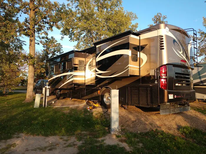 Royal Oaks RV Park Picture 5