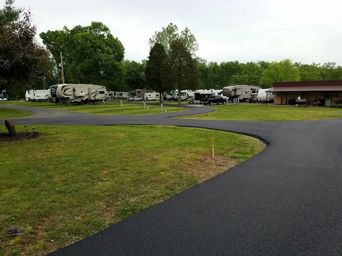 Lazy Village Campground & RV Park Picture 4