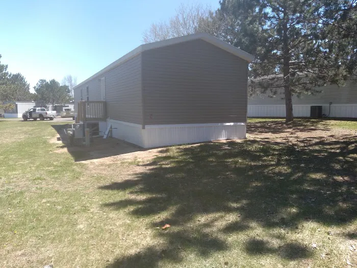 Hillcrest Manor MHC Picture 2