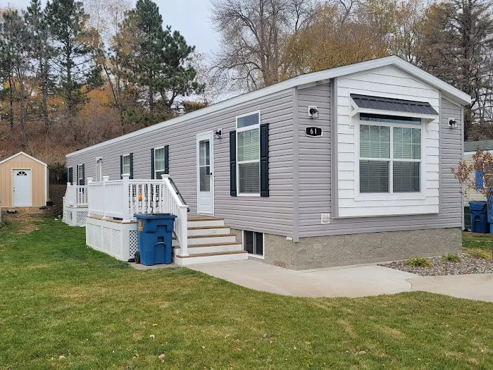 Skyline Village Mobile Home Park Picture 3