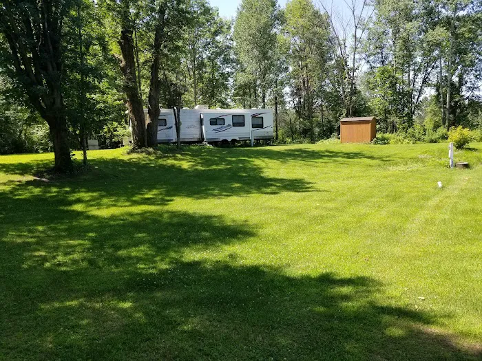 Riechen's Seasonal RV Park Picture 5