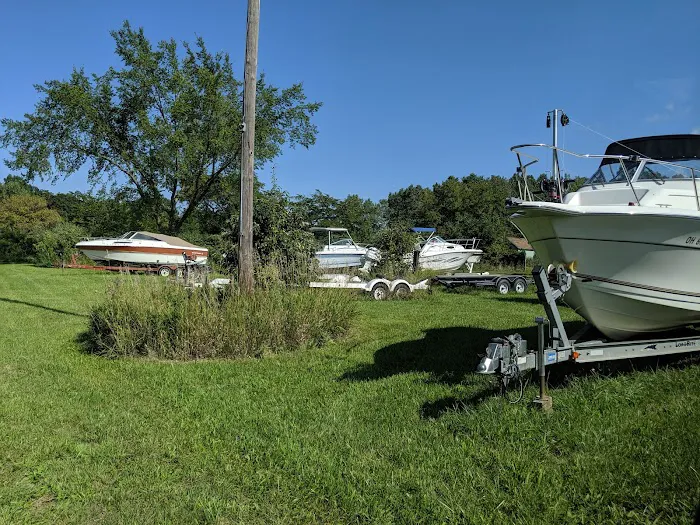 Floro's Campground and Marina Picture 1
