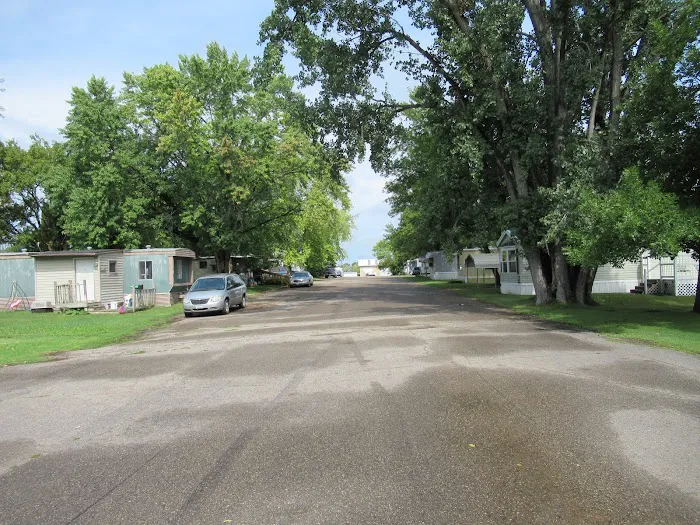 Green Acres Mobile Home & RV Park Picture 6