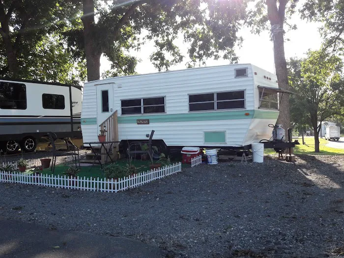 Fieldridge Acres Picture 9