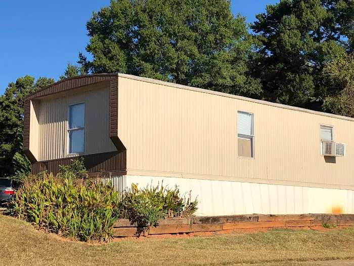 Queen's Grant Mobile Home Park Picture 6