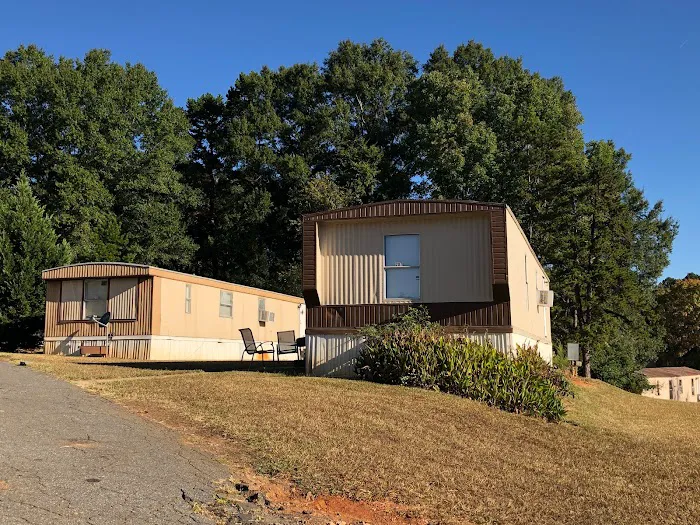 Queen's Grant Mobile Home Park Picture 9