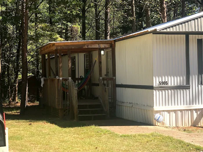 Queen's Grant Mobile Home Park Picture 7
