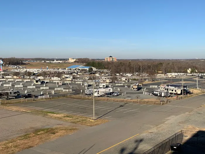 Camping World Racing Resort Picture 5