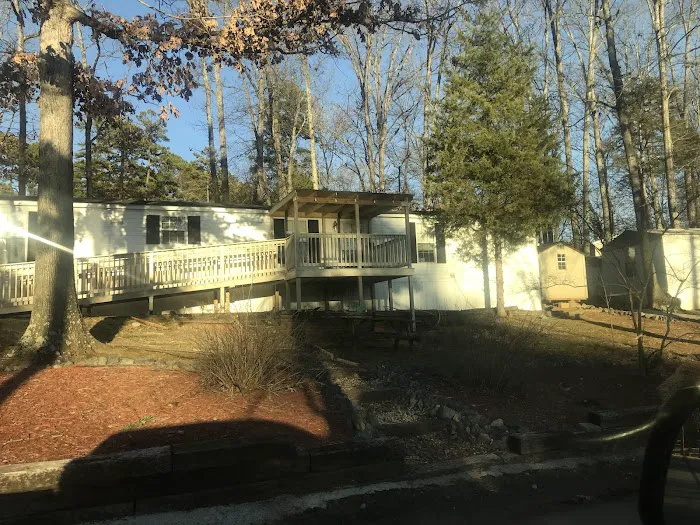 Twin Lakes Estate Picture 2