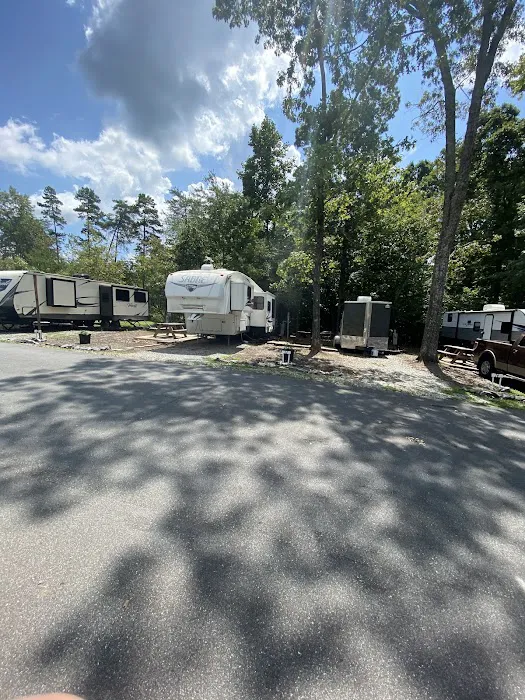 Rhyne Road RV Park Picture 4