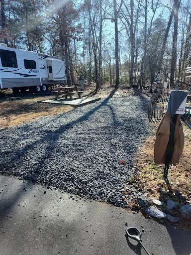 Rhyne Road RV Park Picture 1