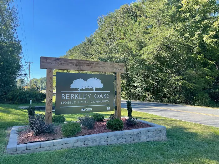Berkley Oaks Mobile Home Park Picture 6