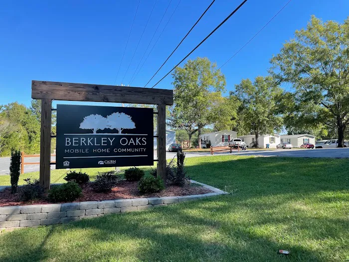 Berkley Oaks Mobile Home Park Picture 5