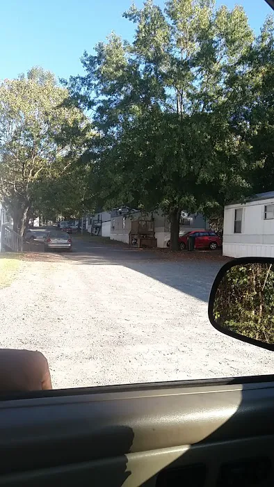 Wingate Estates Mobile Home Park Picture 3