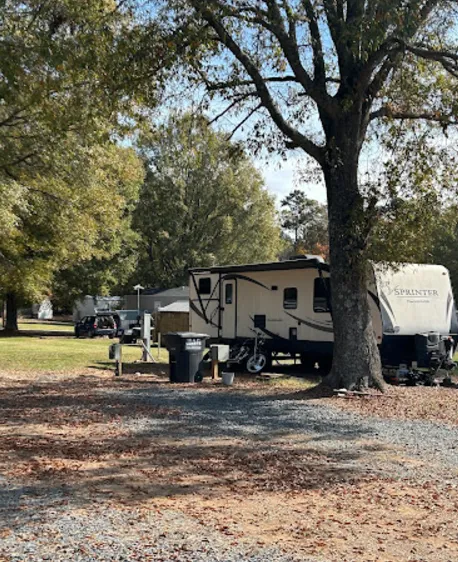 Rolling Hills Mobile Home and RV Park Picture 8